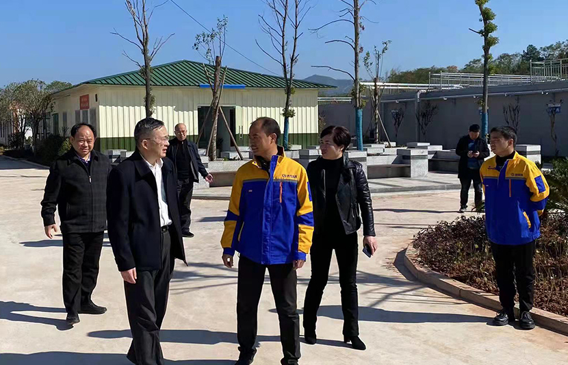 江西省生態(tài)環(huán)境廳黨組成員、副廳長(zhǎng)龍剛一行蒞臨挺進(jìn)環(huán)保和樂(lè)新村污水處理站視察調(diào)研